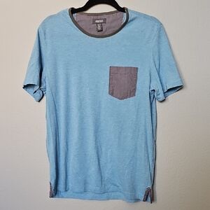 Kenneth Cole Reaction Casual Light Blue Tee with Charcoal Pocket Medium